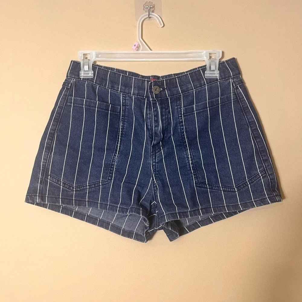Vintage UNIONBAY HIGH‎ RISE Blue Pinstripe Shorts Size 9 Retro Y2K Preppy 90’s